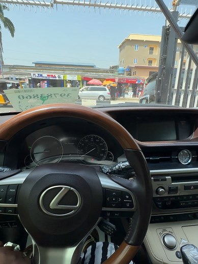 Identifying Lexus: IS250 or ES350?
