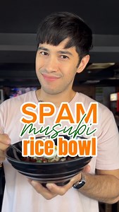 Spam Musubi Rice Bowl 🇯🇵🍚 INGREDIENTS: Spam, Soy Sauce, Sugar, Mirin, Eggs, Rice, Mayonaise, Spring Onion, Chili Oil and Nori. Slice your spam into small cubes and fry till prefered doneness then add soy sauce, sugar and mirin and set aside. Next up boil your eggs for a few minutes. Get a bowl with rice then add your spam on top then top with mayonaise, spring onion, chili oil, egg and lastly sprinkle a bit of nori and enjoy! #spam #musubi #rice #asmr #food #foodie #foodies #foodlover #cookin