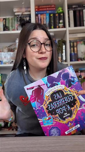 Taiyō || Sol on Instagram: "¡Las guerreras Kpop a toda máquina! La gente de de @agostinaschenone.prensa @natalia.vazquez.prensa me mandaron el libro de actividades de esta tan ICONICA película 🍿 Dejen volar su imaginación con la música de las guerreras y descubran la cultura del Kpop 💜 #huntrix #kpopdemonhunters #booktok #bookstagram #kids"