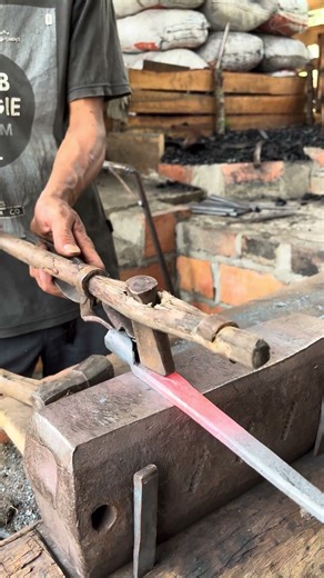 Easy way to make stamps and logos #fyp #blacksmith #blacksmithing