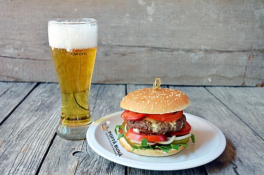 Hamburger reteta simpla - Retete cu Gina Bradea