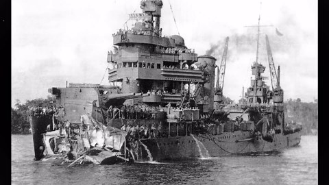 USS New Orleans - The 1,800-mile reverse sail after a torpedo blew off 125 feet