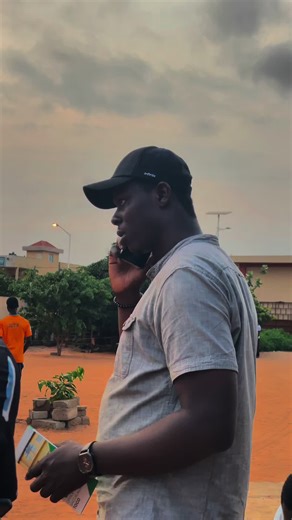 Visite du ministre à la Foire Estudiantine de Lomé