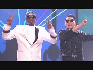 [K-POP] PSY (with MC Hammer) - Gangnam Style (Remix) (AMA Awards 2012) (HD)