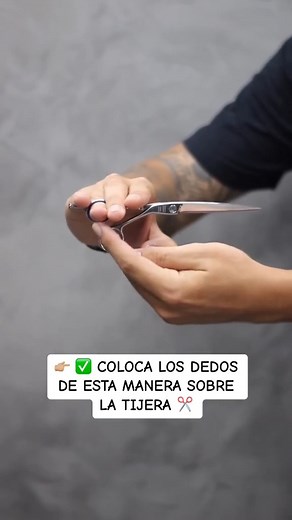 💈Aprende Barbería Profesional en 30 Días ✂️ 🔸¿Quieres aprender barbería desde cero y paso a paso sin salir desde tu casa? 💈Hemos creado cursos online para que puedas aprender todas las técnicas de un barbero profesional a tu propio ritmo y sin gastar mucho dinero 💯. ✅ Curso APTO para 👇🏻 🔸Personas Sin Experiencia 🔸Principiantes 🔸Nivel Medio/Avanzado 🔸Personas que quieran emprender 🔸Personas que les guste la barbería ℹ️ Más información en el link ✅ https://beacons.ai/thebarberhousefc #b
