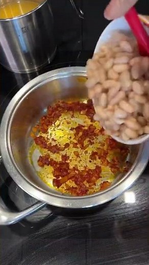 Receta de Judías o Alubias Blancas con Chorizo y Butifarra l celestedelabanda