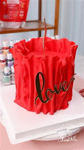 ❤️‍🔥💗A red ruffle cake with silky, layered textures#tutorial #valentine #cakeart #fondant