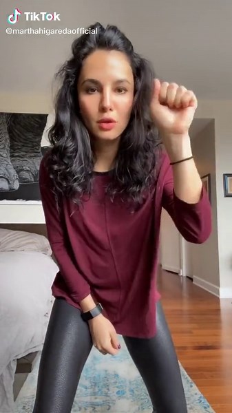 Martha Higareda: Hormonal y Deslumbrante
