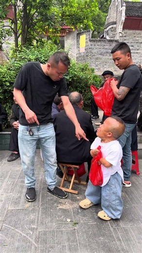 Who Stole My Meat? #FunnyVideo #Laugh #funny #dwarf #99cm