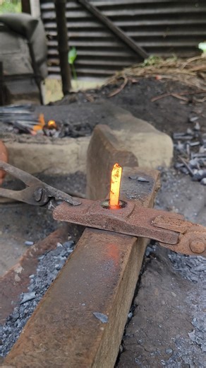 Heavy Hammering: Forging a Giant Nail! 🔨🇺🇸 #Blacksmithing #Handmade #Antique #DIY #USA #NailForging