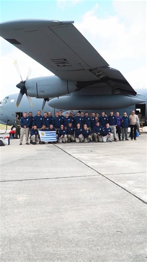 Ministerio de Defensa Nacional on Instagram: "Inició la Campaña Antártica 2025-2026 Antarkos XLII, con la partida del primer vuelo a bordo del KC-130 Hércules de la @fau_oficial . En esta misión viaja el personal que relevará a la dotación saliente, junto a equipos técnicos, científicos y la carga logística necesaria para continuar el trabajo e investigación en el continente blanco. La ministra @sandralazo_uy y la directora general de Política de Defensa @nalmeidasan , despidieron a quienes inic