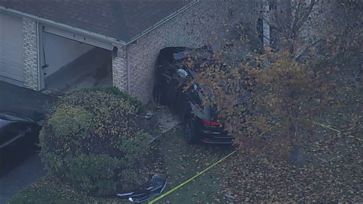 2 hospitalized after Burbank crash closes roadway, sends car into home, video shows