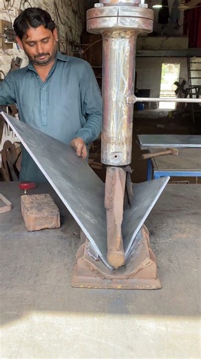 Chaser Agricultural Machine Wing Bending With Hydraulic Press #hydraulicpress #chaser