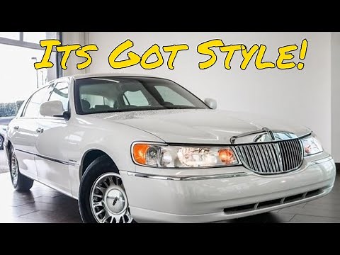 1999 Lincoln Town Car Walk Around and Quick Review (Edited older video)