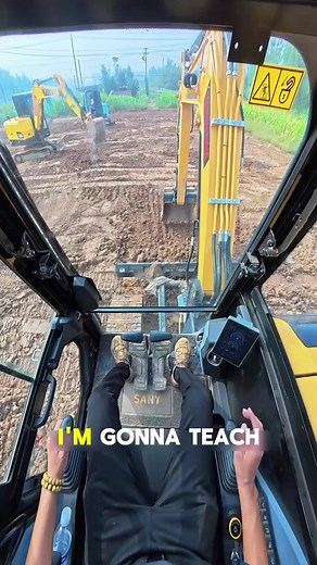 How to Operate an Excavator Correctly | Construction Work