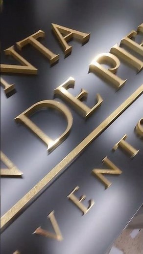 LETRERO EN 3d CON ACRÍLICO ESPEJO DORADO