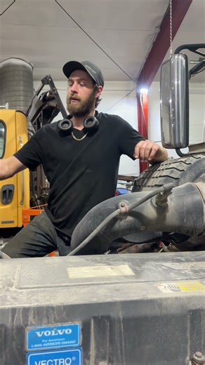 Volvo D16 16L Engine