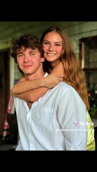 Sweet pictures, stolen glances, and all the little behind-the-scenes moments in between. 💛 Homecoming looked pretty perfect on these two. ✨ @daviswingate_music @Isabel🥥🤍 @G Wingate🇺🇸 @PellieMoore ♾️🎧🦆✈️ #momentswithbrooke #davisandisabel #HOCO #senioryear #OnlyGod