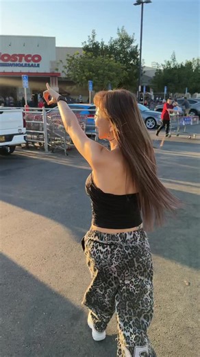 67K views · 815 reactions | COSTCO READY TO BAKE CHICKEN POT PIE REVIEW TIME HOS | Costco Ho | Facebook