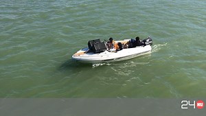 Motorcsónakra erősített hangfalakkal érkeztek megzavarni Karácsony programját | 24.hu