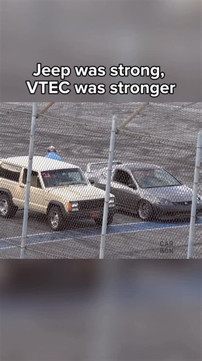 Carbon Video on Instagram: "That’s a fast Jeep though. Cherokee vs RSX Spectator Drags #rsx #acurarsx #vtec #jeepcherokee #racing #motorsports #acura"