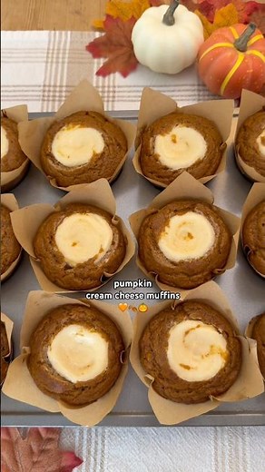 Pumpkin Cream Cheese Muffins 🎃🍂 #baking #muffins #pumpkin #pumpkinmuffins #fallrecipes