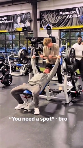 I’m definitely throwing hands after this 😂 #gym #bodybuilding #benchpress #workoit #fight