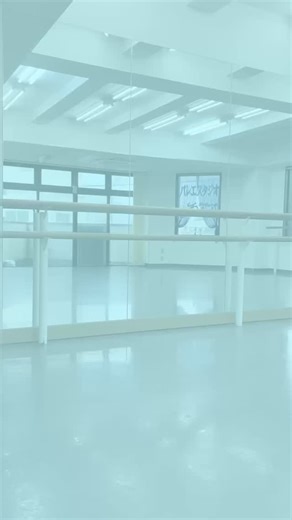 🌈キッズダンス無料体験レッスン開催！🌈 音楽に合わせて体を動かすのが大好きなお子さま、 集まれ〜！🎶 「できた！」の笑顔があふれるレッスンです😊 ダンスを通して、リズム感や表現力、 自信も自然と育っていきます。 初めてでも大丈夫！ 笑顔いっぱいの先生といっしょに、 楽しくリズムに乗ってみよう。 📅 日程：10月26日（日） 10:00〜 📍 場所：プレリュードのスタジオにて 💰 参加費：無料 👕 持ち物：動きやすい服装・水筒・タオル 🧚幼児〜小学校低学年程 ⸻ 💡保護者の方へ 体験レッスンは、「まずは楽しく体験してみよう！」 という気軽な場です😊 「うちの子にも合うかな？」 「人見知りだけど大丈夫かな？」 そんな方も大歓迎です✨ 経験豊富な先生と一緒に 身体を動かすこと、 次第に音楽と動く楽しさを 発見していただければと思います😊 キッズダンスクラスのご案内は させていただきますが、 無理な勧誘やその場での入会手続きは一切ありませんので、安心してご参加ください。 【お申し込み】 ・HPお申し込みフォーム https://balletstudio-prelude.