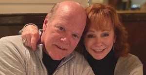 Inside Reba McEntire's Relationship With 'CSI: Miami' Actor Rex Linn