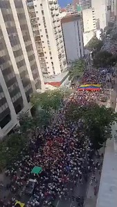 Venezuelans march en masse demanding the return of Nicolas Maduro. Last week, US Special Forces kidnapped the Venezuelan president, and have brought him to the US on spurious drugs charges. | MintPress News