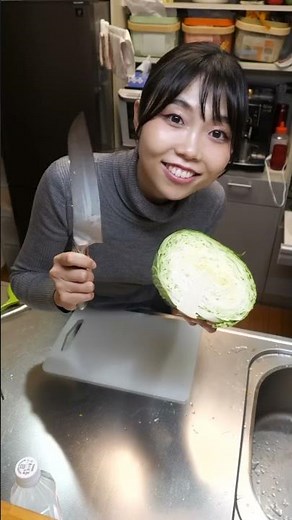 [Diet] Easy! How to shred cabbage without a knife #shorts #diet