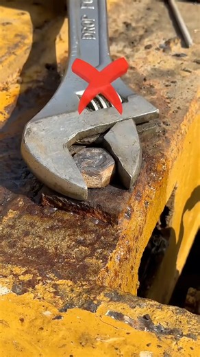 Impossible Broken Bolt Extraction – Satisfying Repair #automobile #diy #welding
