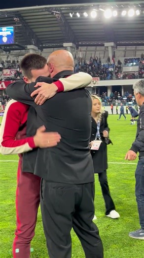 🔴⚪️Ivanić i Stanković u zagrljaju posle osvojenog kupa!