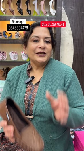 Harpreet Shoes on Instagram: "Doctor Belly ❤️ Whatsapp 9646804478 Store location 📍Harpreet Shoes Main bazar atta mandi near golden temple amritsar #harpreetshoes #footwearfashion #doctorbelly #Ladiesfootwear #Girlishfootwear #ladiesbelly"