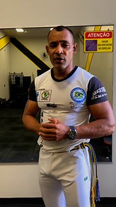 68K views · 3.7K reactions | a ginga da capoeira e a importância de manter sempre a guarda 論露‍♂️ #capoeira #capoeiraregional #treino #luta | Vilmar Pereira | Facebook