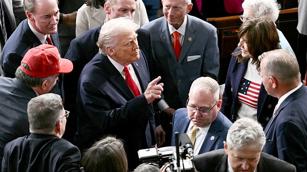 CNN anchor urges Congress to back Trump, formally authorize Iran war