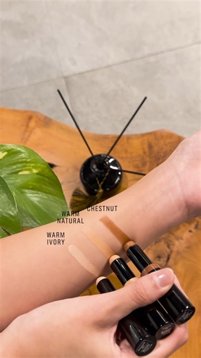 Blends into the skin for transformative concealing. This long-lasting concealer is a natural at instantly camouflaging the look of dark circles, discolouration, and imperfections for a fresh-skin look. Shop now. #BobbiBrownPH | Bobbi Brown Cosmetics