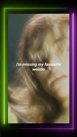 Suki Waterhouse – Weirdo (Lyrics)