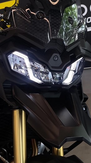 ¿Para qué sirve la cámara frontal en la Voge 900DSX?