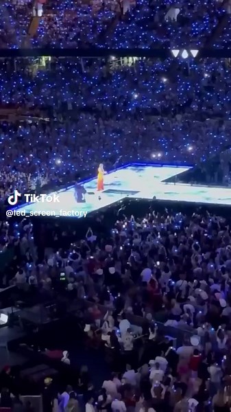 big stage led screen #3d #3dwall #wall #ledscreen #led #screen #display #media #leddisplay #panel #ledpanel #bigscreen #ledmonitor #resolution #color #rgb #tech #pixels #video #HD #videowall #tech #electronics #disco #tv #wall #dooh #media #stage