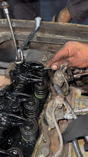 170K views · 2.7K reactions | 6 cylinder engine tappet setting #Engine #reelsvideo #reelsfacebook #dieselengine #reels #engine #tips #repair | Skills man | Facebook
