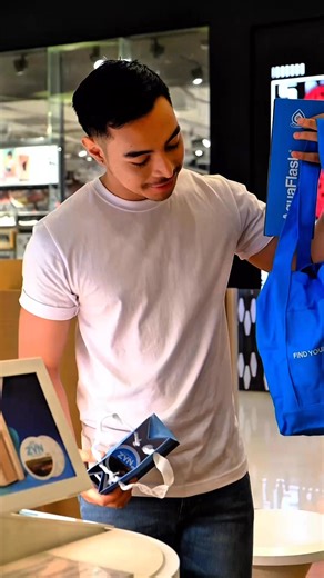 16K views · 262 reactions | Whenever. Wherever. I got this with me. Living a stress-free life isn’t about doing less it’s about creating balance, and as a content creator, I’ve learned how to manage my time, protect my peace, and still stay productive doing what I love. I can create quality content while taking breaks, and staying mentally and emotionally healthy. ZYN Philippines | Wilson | Facebook