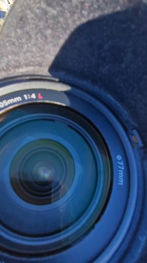 VW Combi Split low low low... Photo shooting pour le magazine AirCooled !!! #huberthainault #vw #combi #airride #photoshoot #photoshooting @à la une Loulou Manitas AirCooled Magazine Volkswagen Group France Slyties restoration | Hubert Hainault