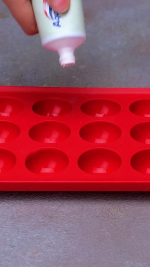 252K views · 3.1K reactions | Easy toothpaste hacks! | 5-Minute Crafts Play | Facebook