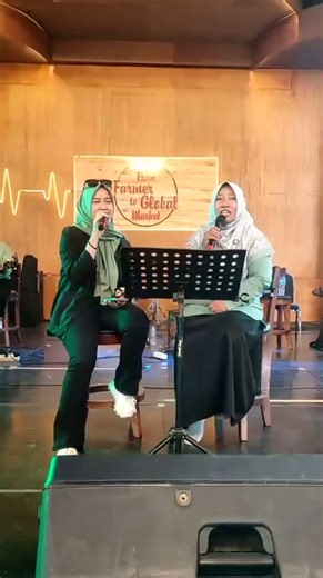Buih Jadi Permadani - Cover - Tiwik Kusrini