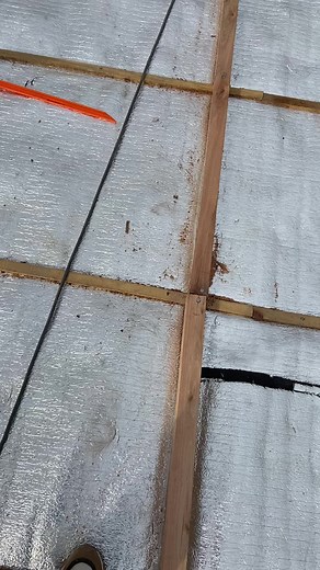 Cómo construir un techo de madera y chapa paso a paso