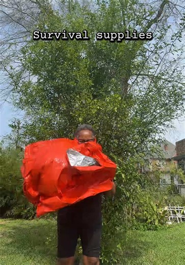 Essential Mylar Emergency Ponchos for Survival Kits