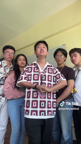 Group Dynamics in Thesis Defenses