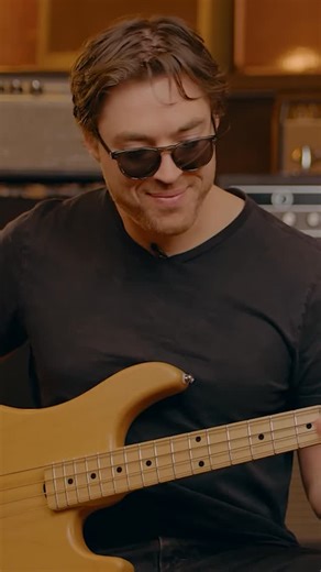 @joe_dart … Dean Town. Flawless execution 😳 If you want the free tab & notation, just drop “DEANTOWN” in the comments & we’ll send it your way! 🔥 | ScottsBassLessons.com