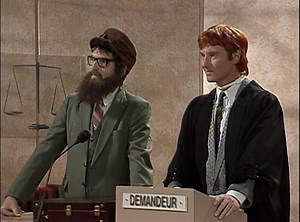 👩‍⚖ Réjean s'improvise avocat... ça ne s'annonce pas bien pour la cause de Ti-Mé! ➡️ Ce soir, voyez ou revoyez l'épisode « Le cadran », dès 18h30, sur ICI TÉLÉ. 🍒 La Petite Vie est également disponible sur ICI Tou.tv EXTRA. | La Petite Vie